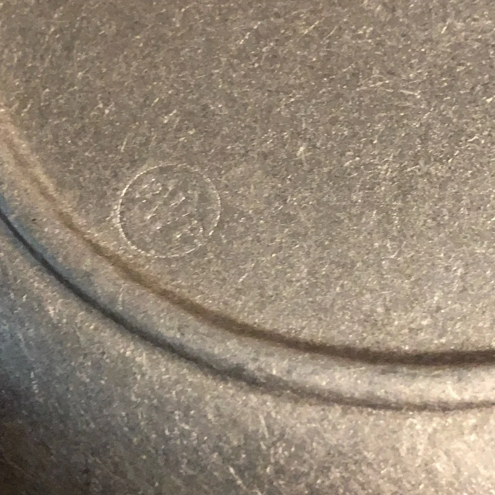 Wilton vintage Covered pewter Casserole with Handles 2.5 quart